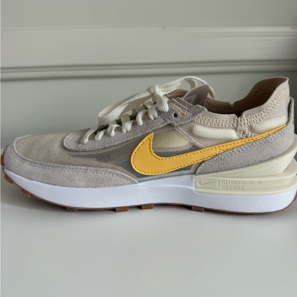 NWOT Nike Women’s Sneaker WAFFLE ONE 'SAIL COCONUT MILK' - Picture 7 of 12